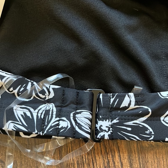 Time and Tru 2-Piece Women’s Black/White Floral Print Bikini Swimsuit Size 3X - Picture 6 of 12